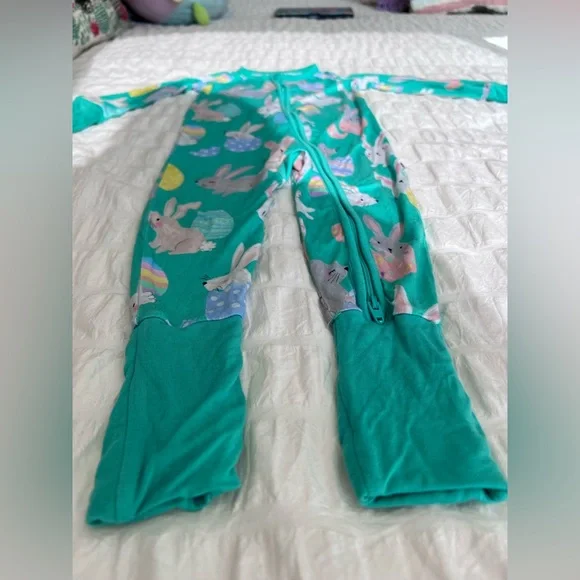 Little Sleepies Green Hoppy Days Zippy Pajamas Size 6-12M VGUC - Picture 6 of 7